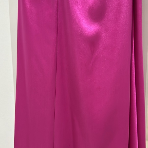 Dress - Picture 8 of 8